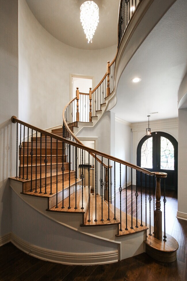 Building Photo - 5106 Sloan Cir