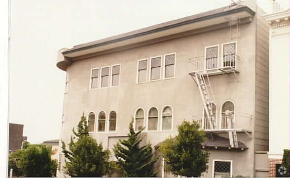 Building Photo - 2754 Pierce St