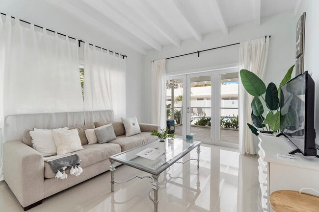 Building Photo - 2407 NE 33rd Ave