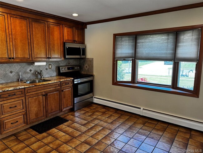 Building Photo - 12 Elves Ln