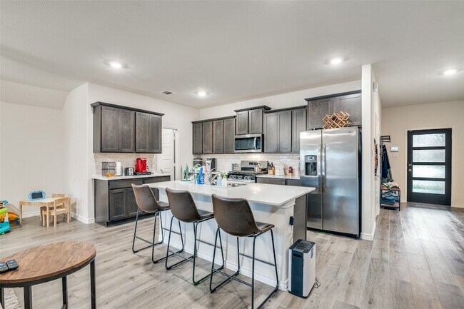 Foto del edificio - 8366 Slowburn Dr