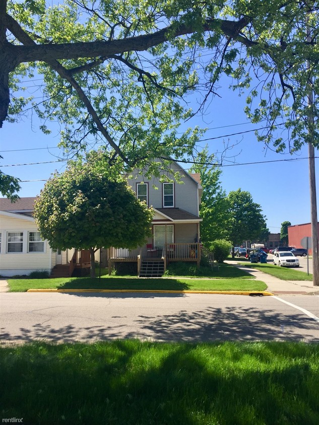 Primary Photo - 1 br, 1 bath Apartment - 121 N 2nd St