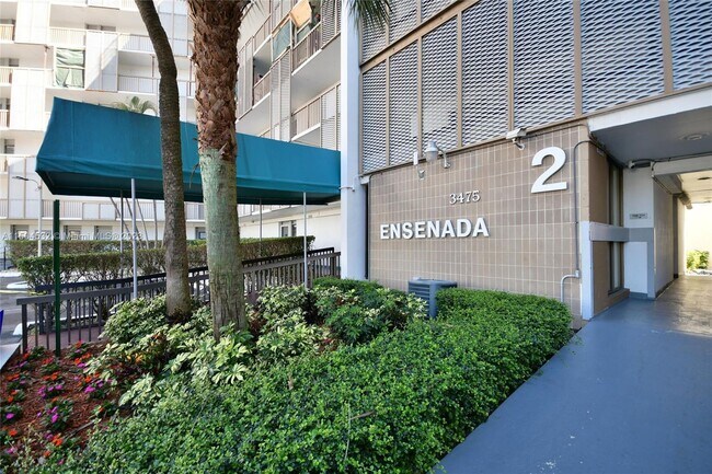 Foto del edificio - 3475 N Country Club Dr