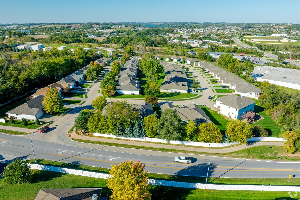 Building Photo - Northwest Village Apartments