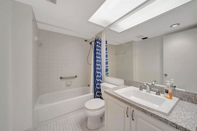 Building Photo - 1101 SW 128th Terrace