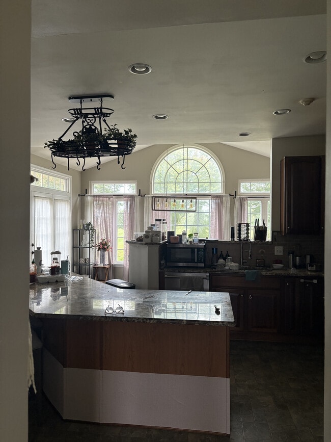 Building Photo - 8 Butterfly Ln