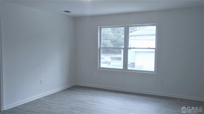 Building Photo - 503 Marlboro Rd