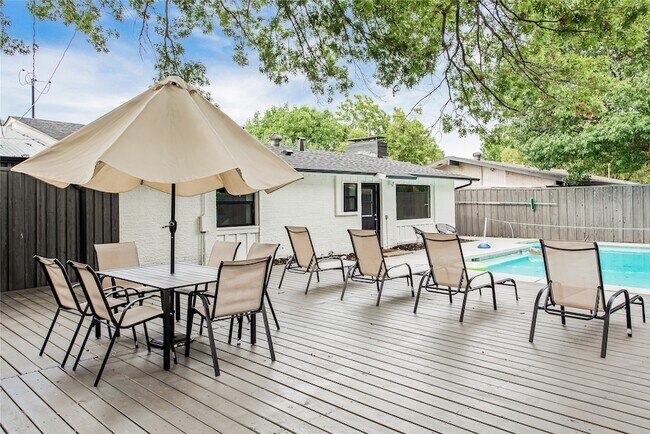 Foto del edificio - 3409 High Vista Dr