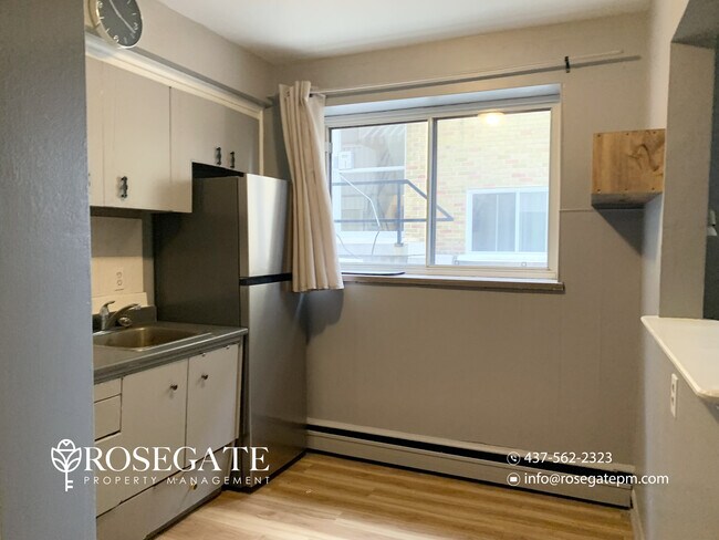 Building Photo - 1-Bedroom Apartment in Hamilton | Heat, Water & Internet Included + Parking