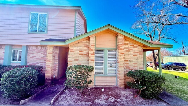 Foto del edificio - 1927 Country Village Blvd