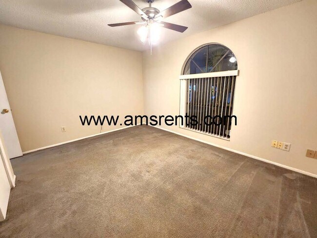 Foto del edificio - Spacious 3 bedroom 2 bath in Kissimmee