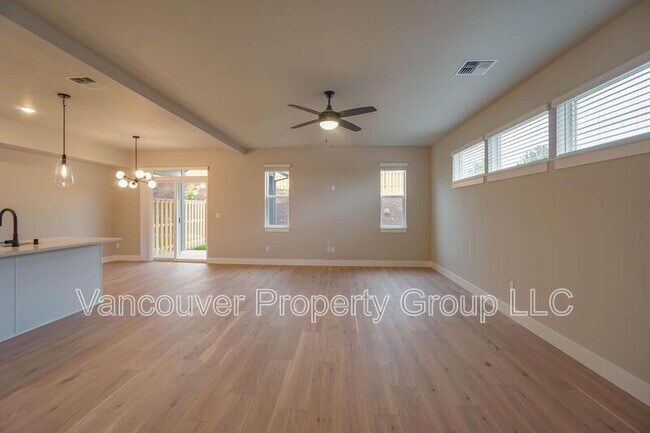 Foto del edificio - 2351 E Otter Lp
