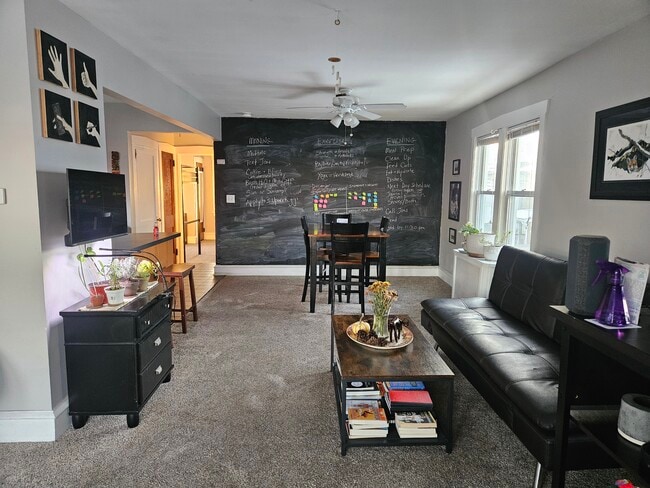 Building Photo - 20 E Coulter Ave