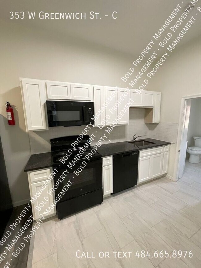 Foto del edificio - 353 W Greenwich St