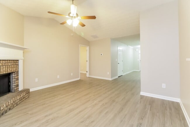 Building Photo - 308 Kellys Walk