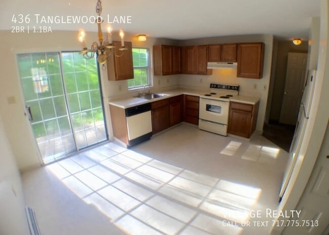 Building Photo - Spacious 2-BR Townhome in Dallastown Schoo...