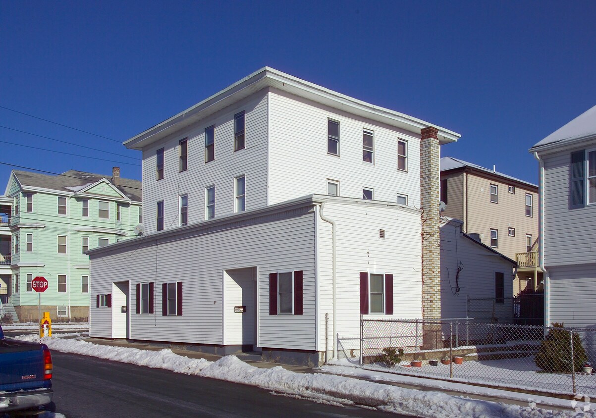 Building Photo - 1017 Pine St