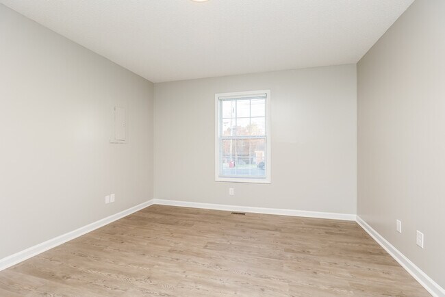 Building Photo - 1026 Mile High Dr