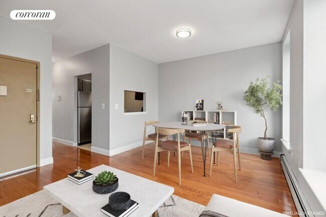 Foto del edificio - 722 Marcy Ave