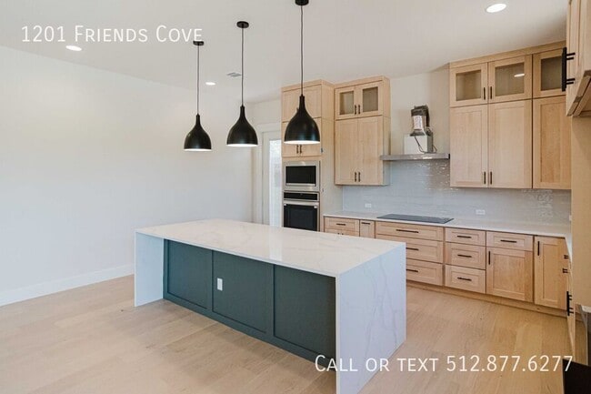 Building Photo - 1201 Friends Cv