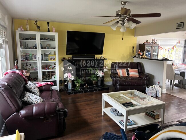 Building Photo - 523 Bluefield Ct
