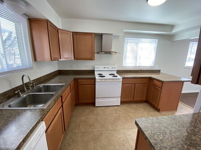 Building Photo - 3 br, 1.5 bath House - 777 Dodge Ct