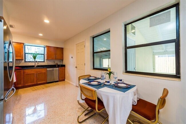 Building Photo - 7830 SW 99th St