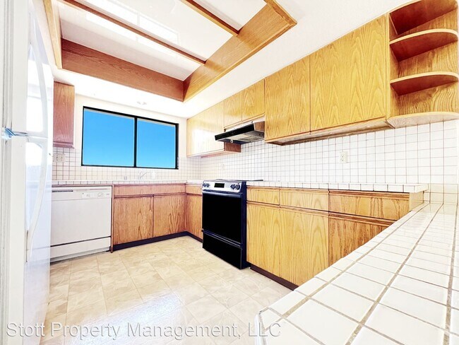 Building Photo - 4 br, 3 bath House - 98-747 Naalii Street