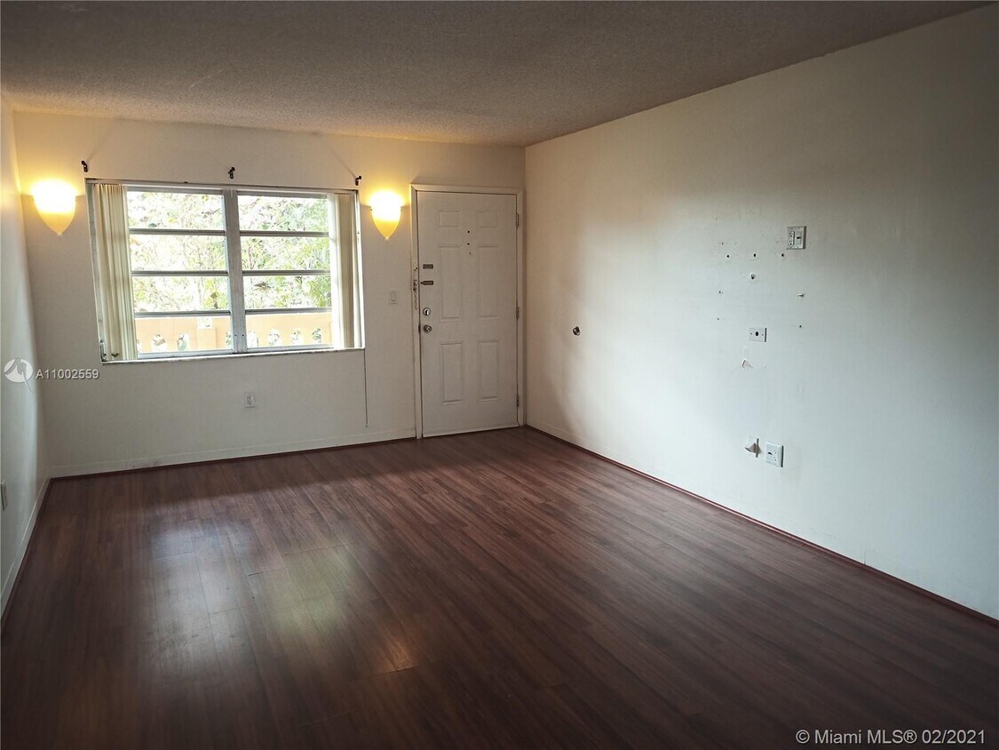 Foto principal - 20311 NE 2nd Ave