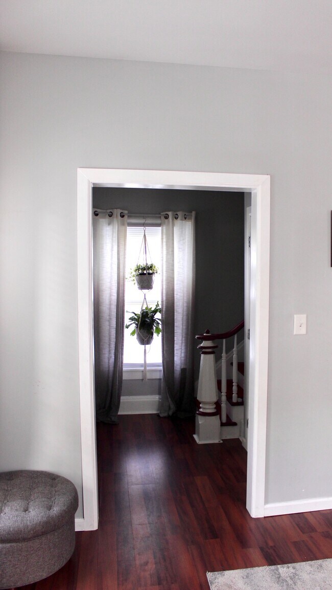 Entrada desde la sala de estar - 208 Warren St