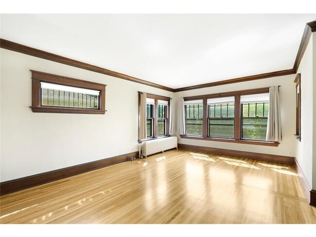 Building Photo - 971 Goodrich Ave