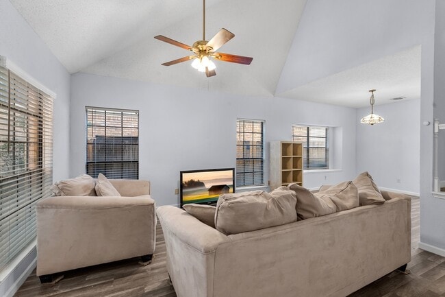 Foto del edificio - 4322 Palmer Plantation Dr