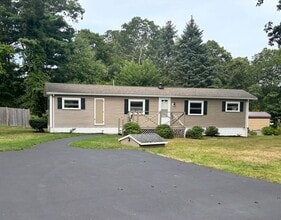 Building Photo - 27 Lynnbrook Ave