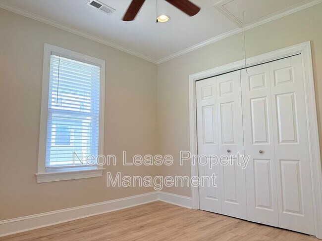 Foto del edificio - 100 Governors Ave