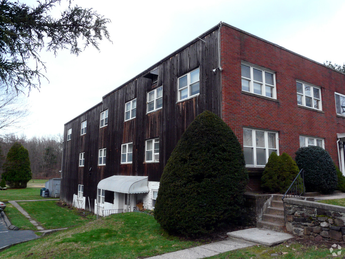 Foto principal - 228 Old Grassy Hill Rd