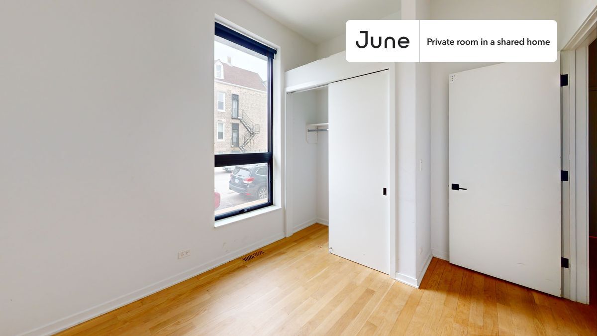 Primary Photo - Private bedroom in 4 bed/3.5 bath Home