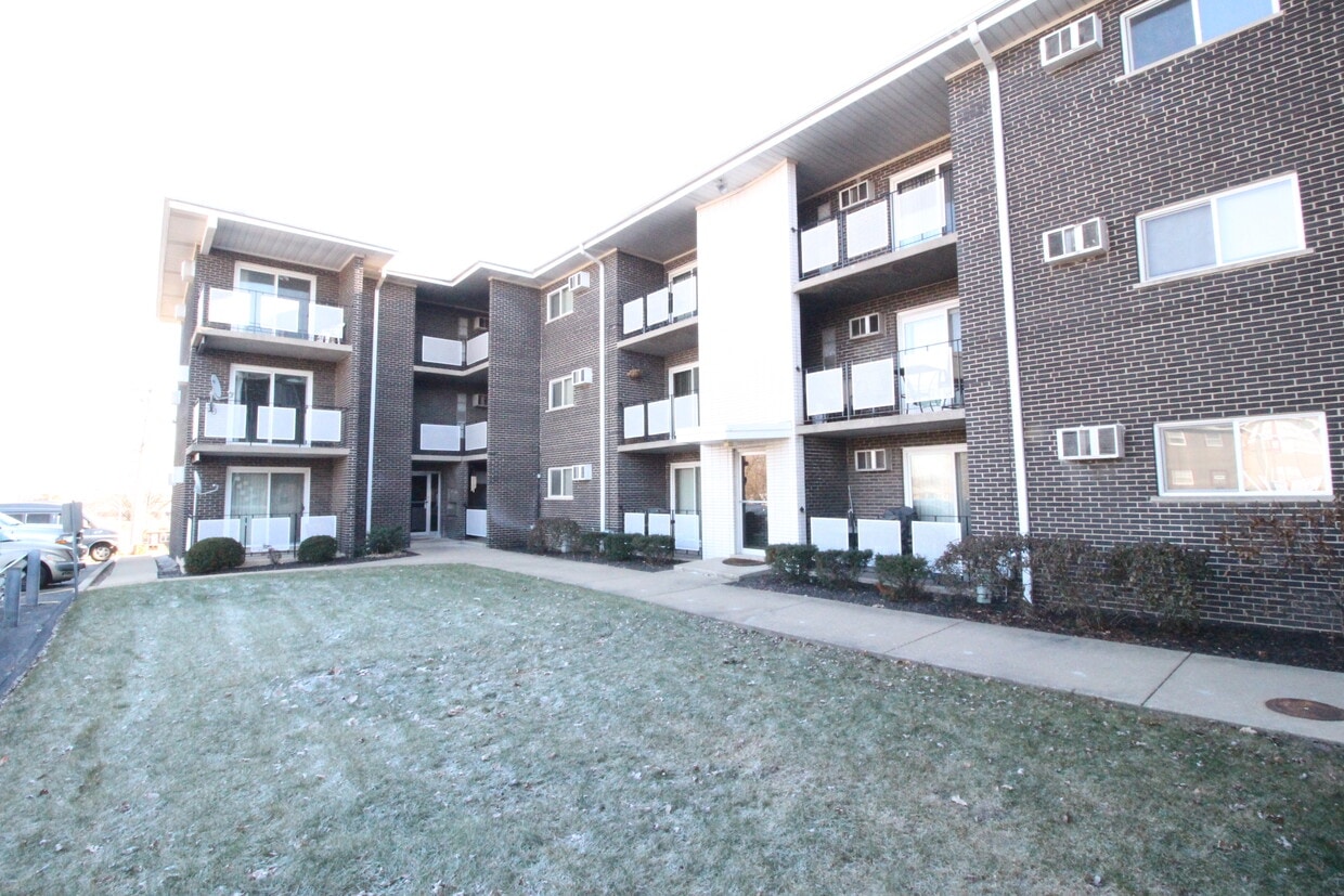12843 Gregory St Unit 1E, Blue Island, IL 60406 Apartments in Blue