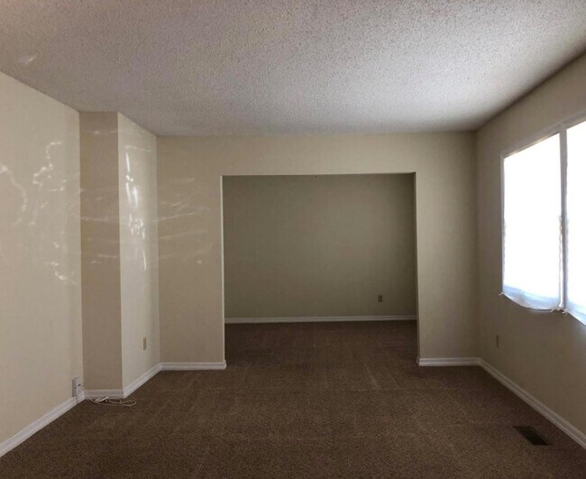 Foto del edificio - 15718 Hill House Rd