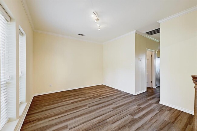 Foto del edificio - 9408 Winchester Rd