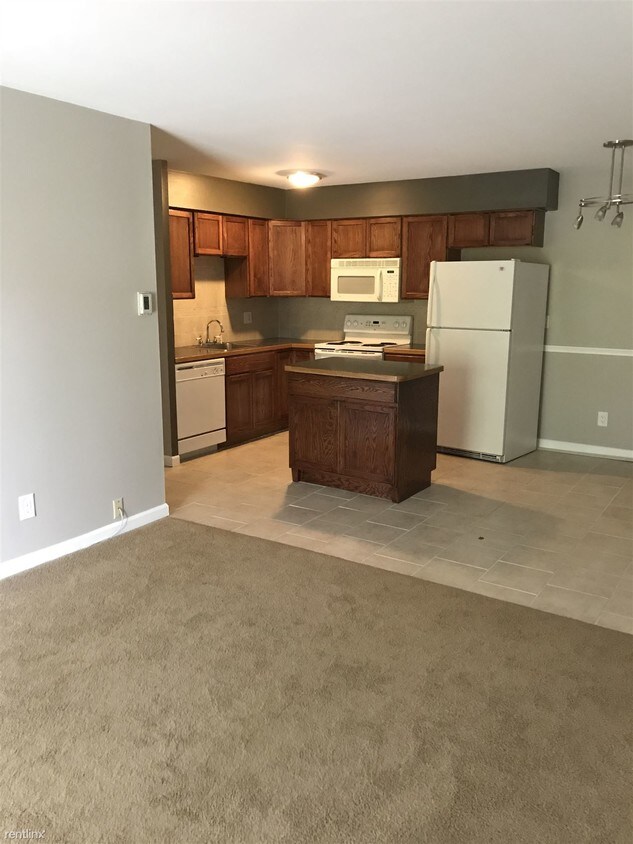 Primary Photo - 14211 Ivanhoe Dr