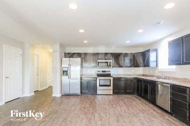 Foto del edificio - 8154 Brookville Wy