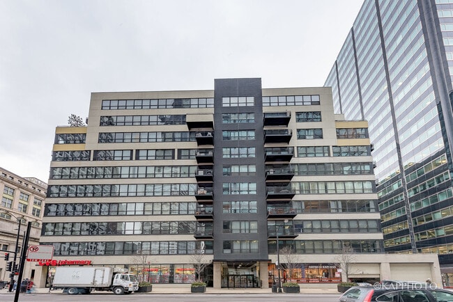 Building Photo - 130 S Canal St