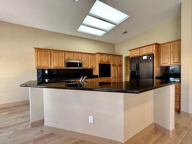 Foto del edificio - AVAILABLE NOW! 2 Bedroom 2 Bathroom + Den Home in the 55+ Community of Sun City!