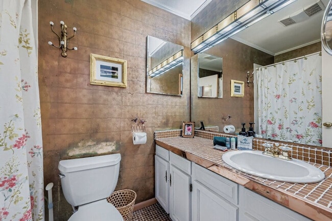 Building Photo - 3200 Arnett St