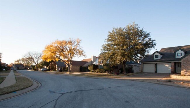 Building Photo - 1433 Autumn Chase Square