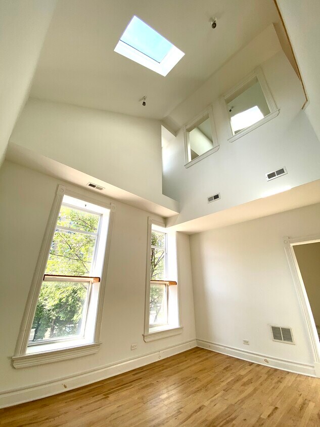 Foto principal - 1248 W 18th St