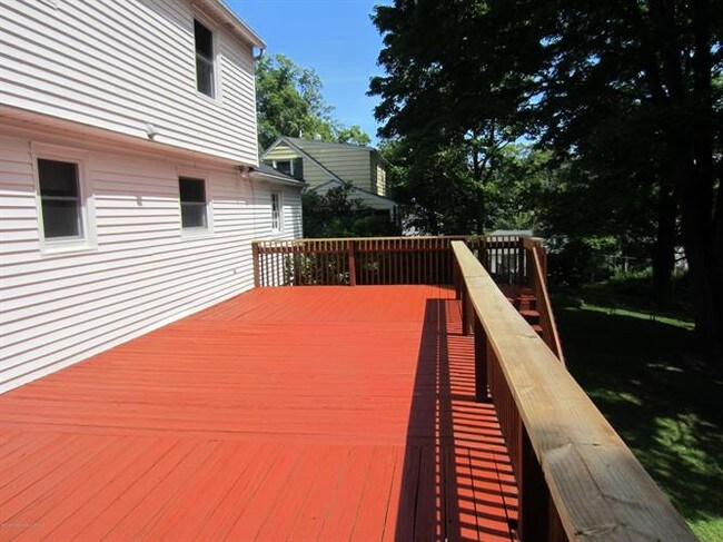 Building Photo - 203 Ridge St