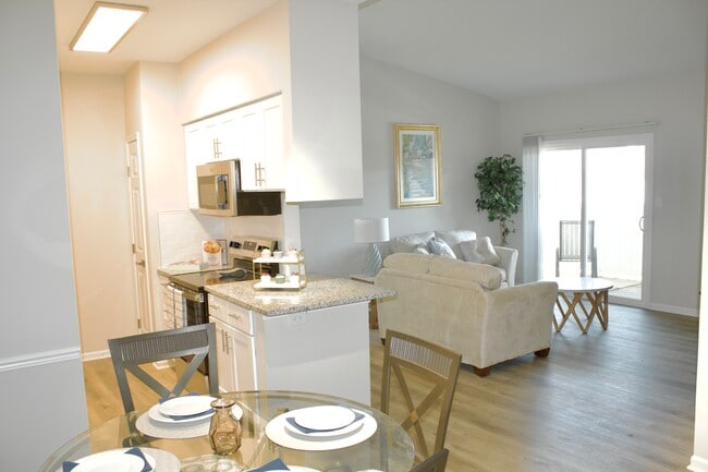 Building Photo - Country Club Apartments
