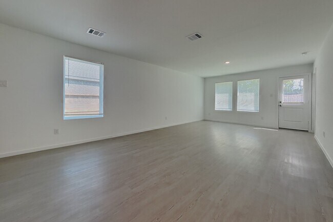 Building Photo - 936 Capracotta Dr