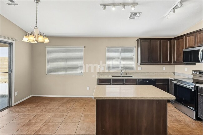Foto del edificio - 2324 S 238th Ln